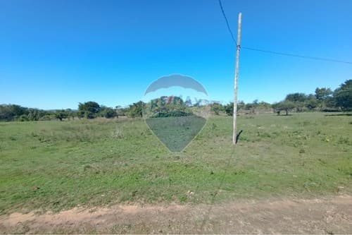 "Terreno de Ensueño en Mbokajaty: 2756m² — foto 3