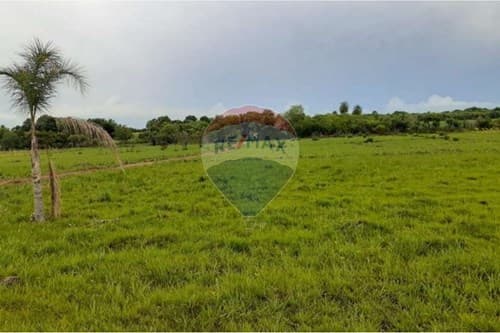 Vendo terreno de 1.280 con casa de 100 m²