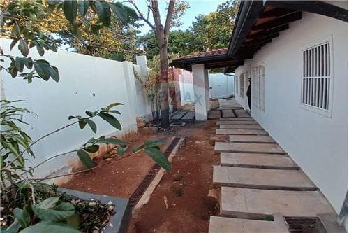 En Venta Amplia Casa en Esquina.Las Lomas — foto 5