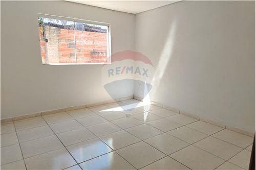 Casa en condominio seguro, isla bogado Luque — foto 4