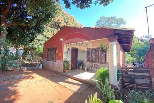 Casa en venta en Ñemby centro, Barrio Salinas