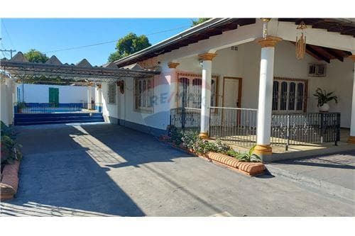 En Venta hermosa Casa con piscina - Capiatá Ruta 1, foto 2