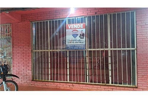 Amplio lote con salon comercial céntrico en venta — foto 4