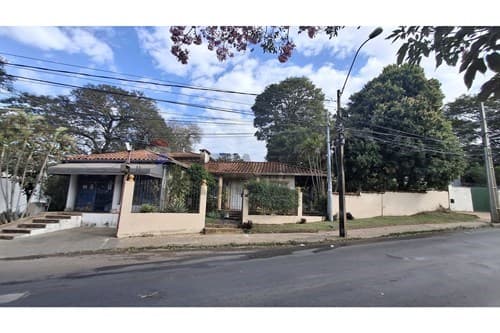Amplio terreno sobre av. Felix bogado
