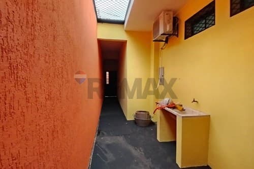 Casa en venta – laurelty, San Lorenzo