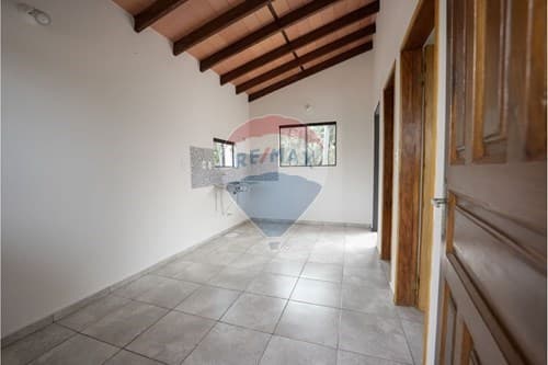 Casa en san miguel, itaugua