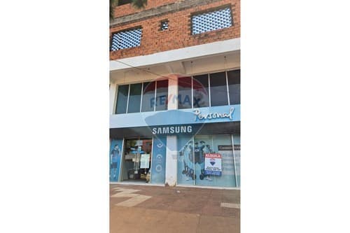 Local comercial en Encarnación, ¡ideal y céntrico! — foto 2