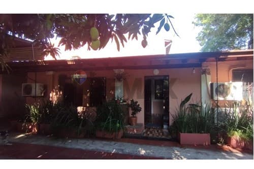 VENDO Casa en esquina en Lambaré de 3 Dormitorios