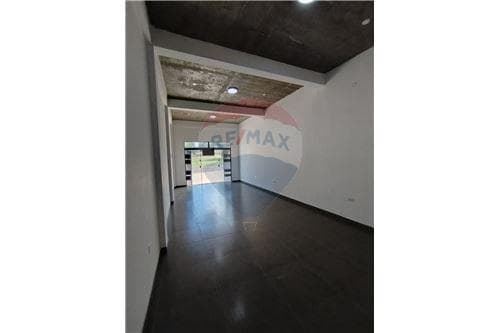 Esquina con salones comerciales ideal p/inversion — foto 4
