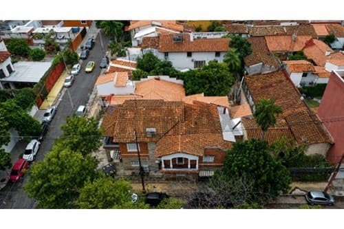 Residencia de Estilo Colonial sobre Gral Bruguez — foto 5