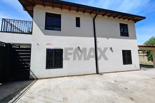 Vendo casa a estrenar en limpio zona plaza norte