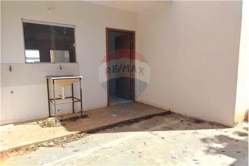 Casa en condominio seguro, isla bogado Luque — foto 2