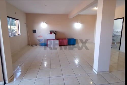 Edificio 4 pisos en Villa Elisa, zona comercial — foto 4