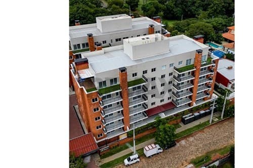 ¡Vive en Loma Pytá: Depto. en Venta!
