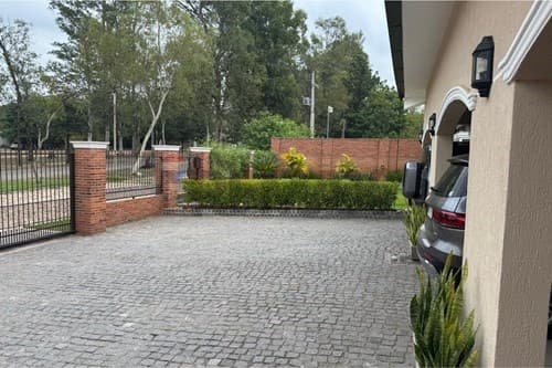 Alquilo residencia en surubi'i