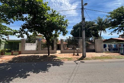 vendo casa a refaccionar en Lambaré