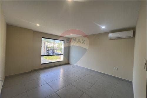 Amplio duplex en barrio cerrado boulevard jardines — foto 2