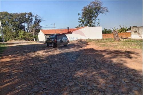 Vendo terreno en lambare barrio san isidro