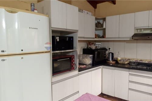 Casa en venta - barrio santo domingo - capiata