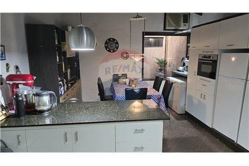 En venta casa de una planta con piscina — foto 4