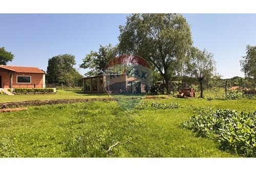 Vendo casa de campo en yaguaron