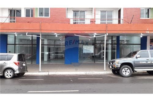 Amplio salon comercial pleno centro de Encarnacion — foto 1