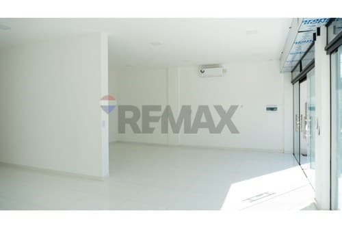 Salon comercial en alquiler- barrio San José, foto 5