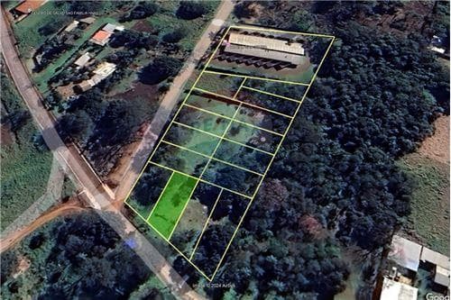 Amplio lote a pasos del circuito comercial - venta