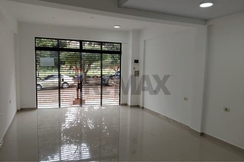 De salón comercial en Villa Elisa, foto 4