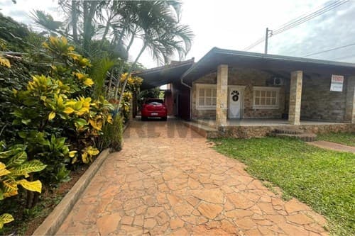 Casa en esquina frente al colegio kuarahy — foto 3