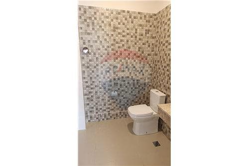 Salon comercial en planta alta a estrenar — foto 3