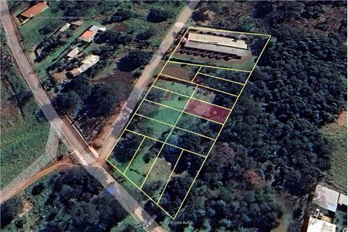 Amplio lote a pasos del circuito comercial - venta