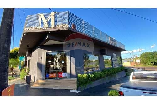 Venta de propiedad en esquina barrio la paz