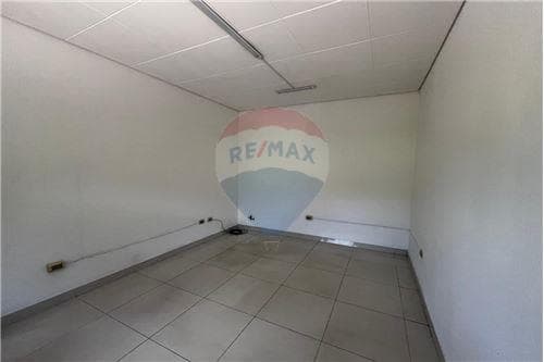 🏢 ¡oportunidad de salones comerciales en lambare! — foto 3