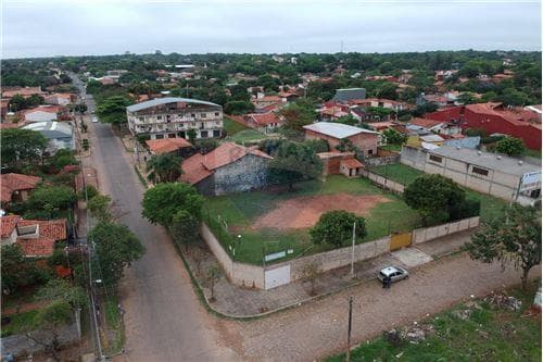 En venta propiedad en esquina sobre asfalto