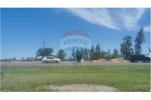 Amplio Terreno en esquina zona ampliación ruta 2