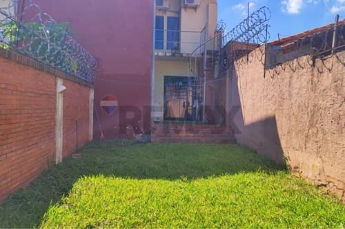 Duplex 3 dormitorios + area de servicio en lambare — foto 3