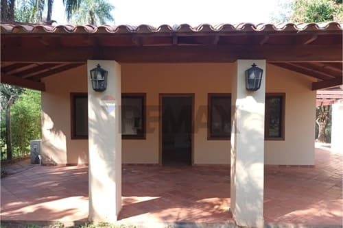 Casa en San Bernardino. Barrio jardin