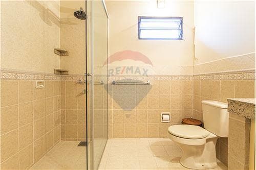 ✨fabulosa residencia en doble esquina, zona colegio goethe/quinta ykua sati✨