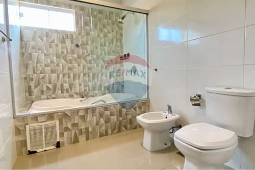 Moderna casa semi amoblada en venta – Luque — foto 5