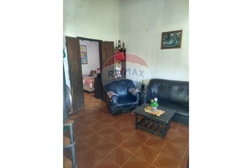 Vendo casa en San Lorenzo, virgen del rosario