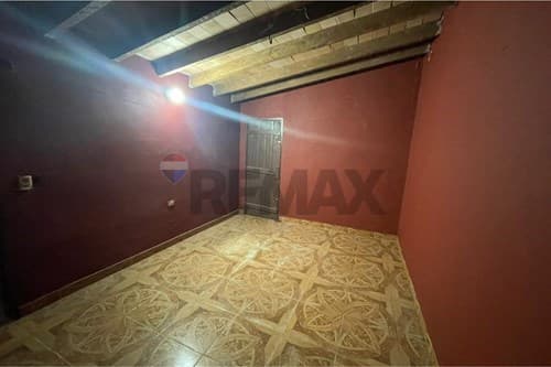 Alquilo casa independiente en ypane