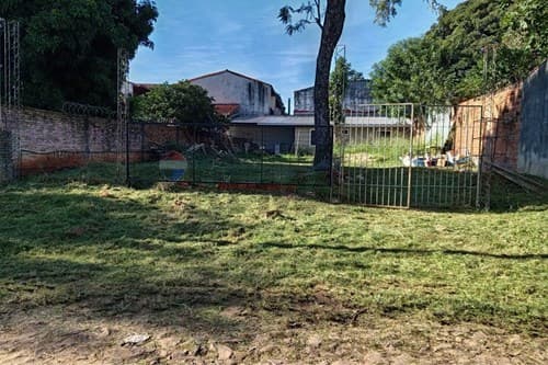 Venta de casa en Fdo. de la mora - Kokue Guazu