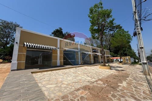 Alquilo locales comerciales en San Lorenzo