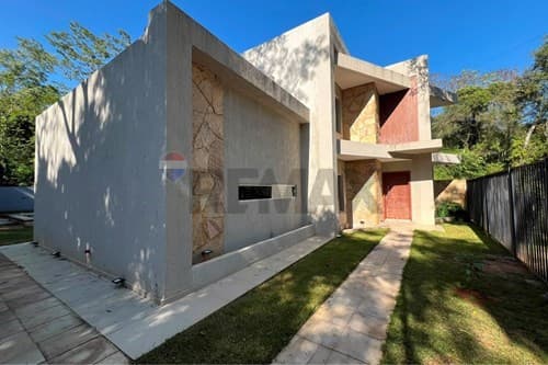 En venta amplia casa de verano-sanber