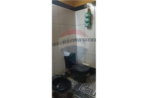 Vendo vivienda c/ 2 salones comerciales