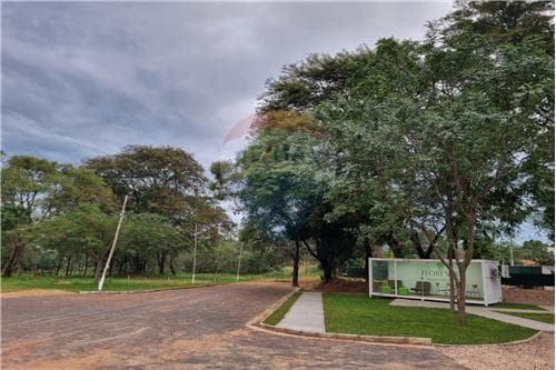 Barrio Cerrado FLORESTA-Terrenos de 370 M2