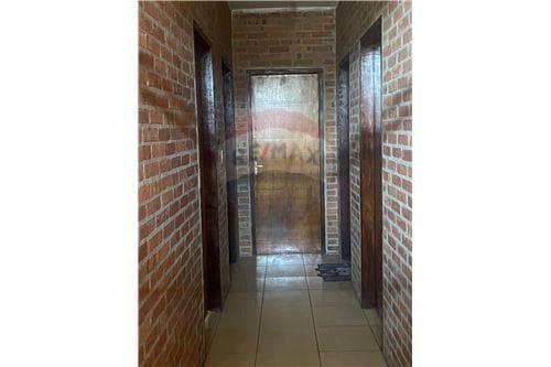 Edificio sobre Mcal Estigarbia km10 Zona UNA — foto 4