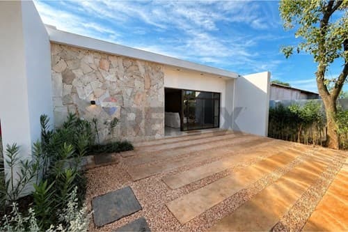 Casa en venta en Barrio Cerrado en Mora Kue, Luque