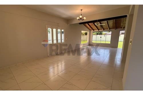 Residencia en esquina en Luque — foto 4